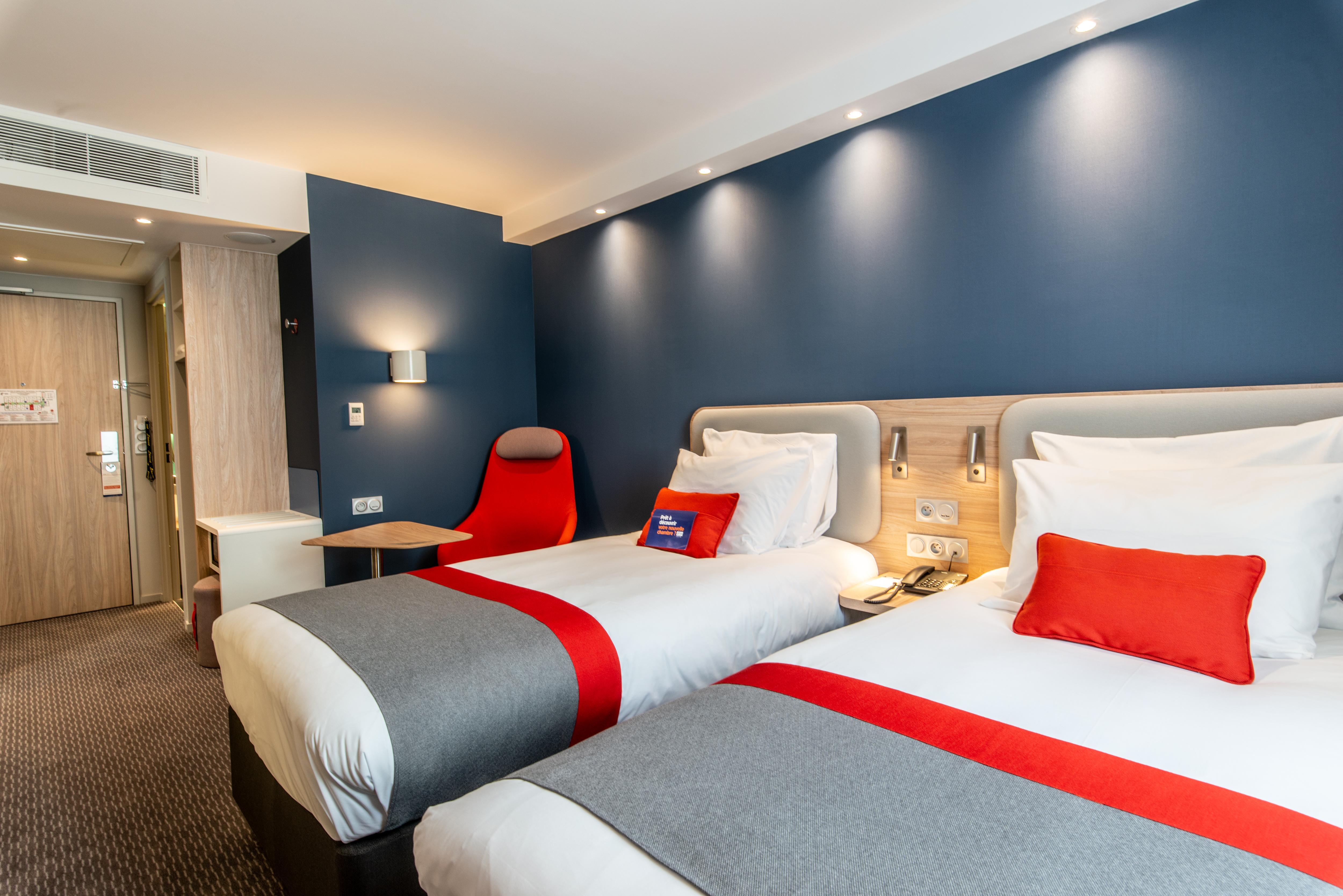 Holiday Inn Express - Bordeaux - Lormont By Ihg Bagian luar foto