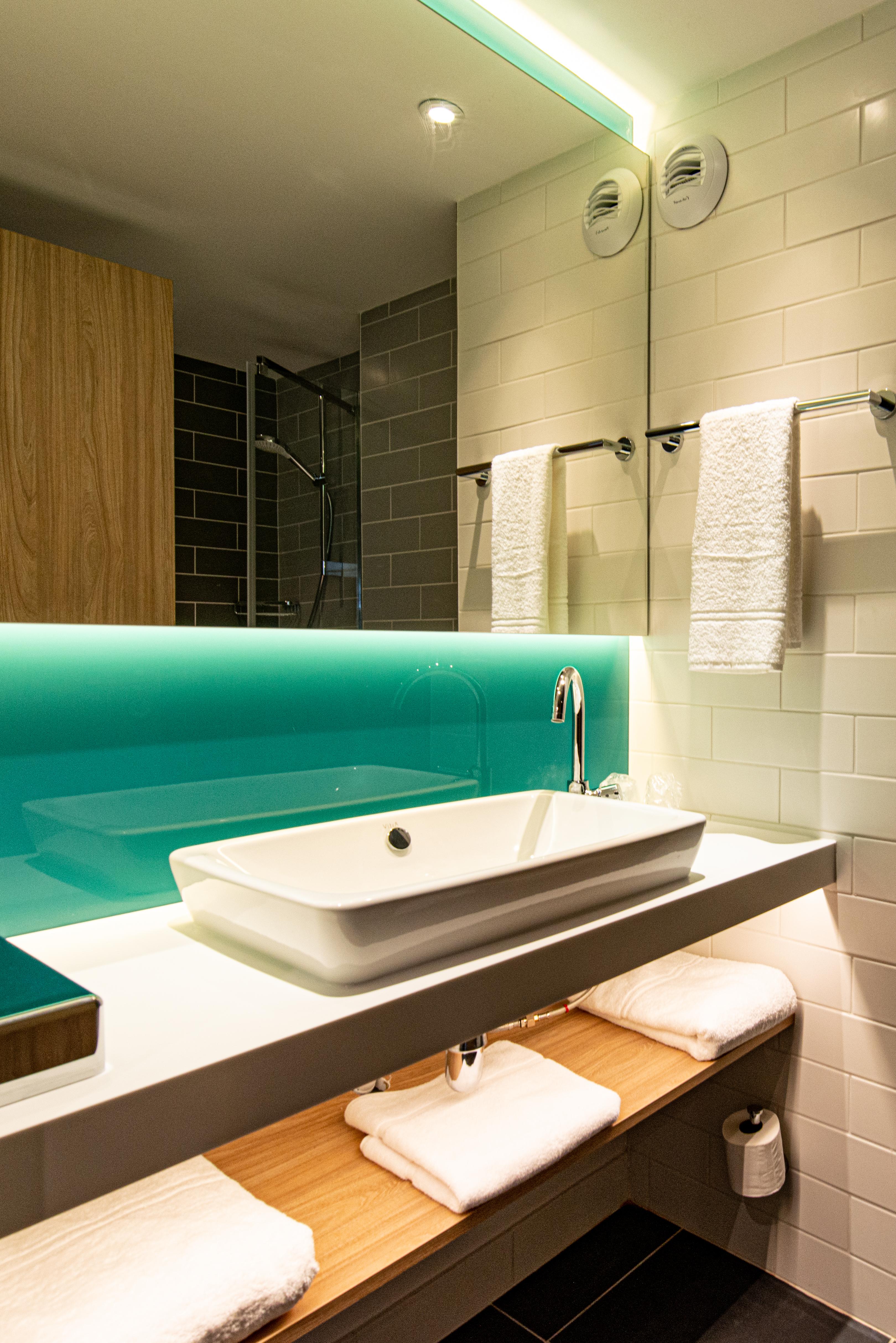 Holiday Inn Express - Bordeaux - Lormont By Ihg Bagian luar foto