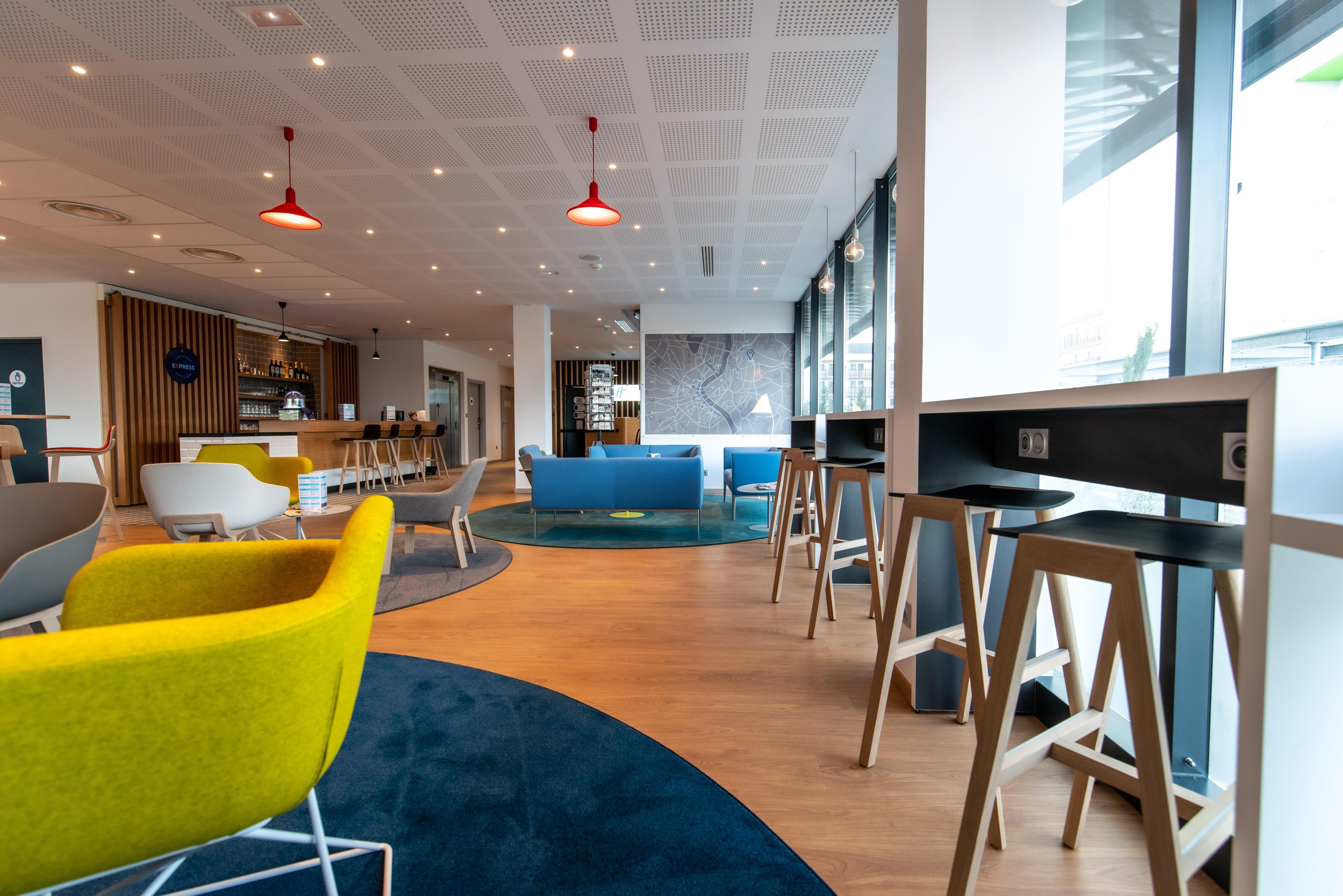Holiday Inn Express - Bordeaux - Lormont By Ihg Bagian luar foto